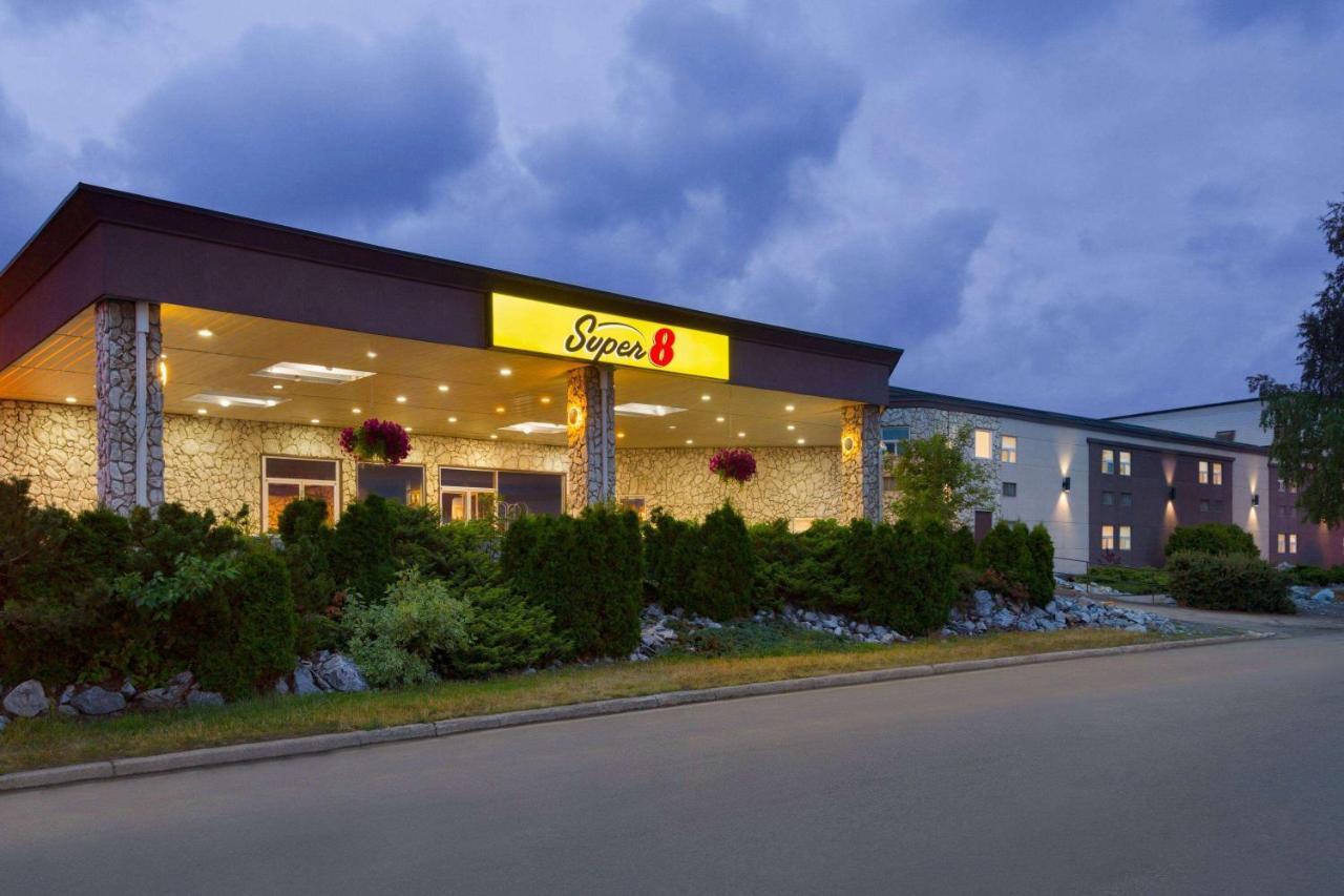 Super 8 By Wyndham Prince George Exterior photo