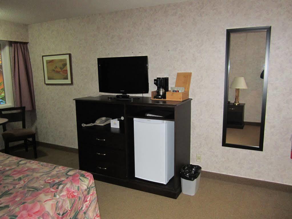Super 8 By Wyndham Prince George Exterior photo